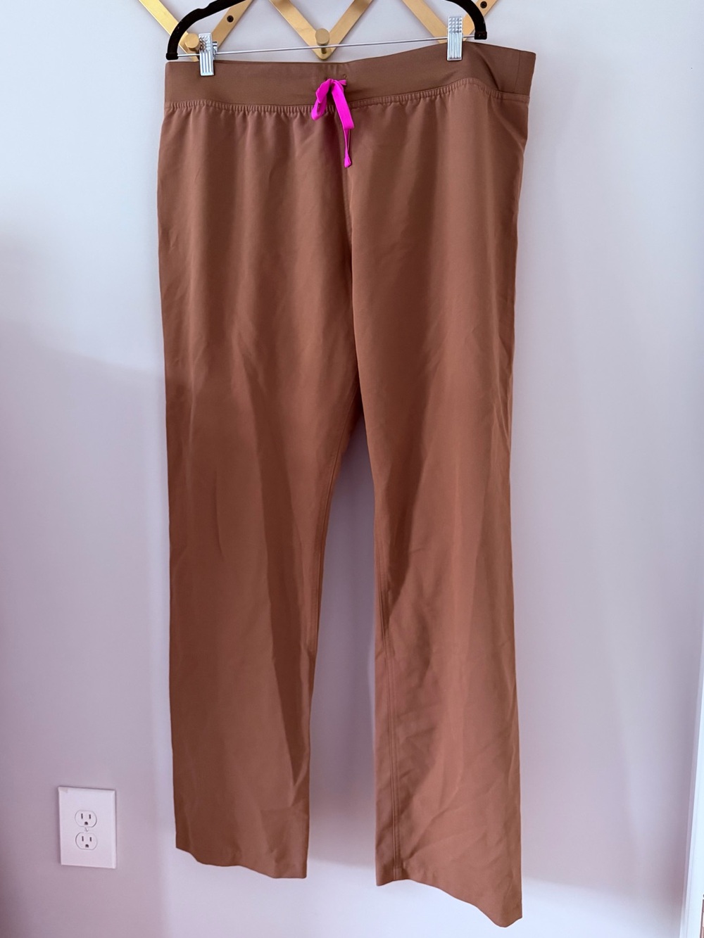 FIGS Livingston Scrub Pants in Smokey Taupe